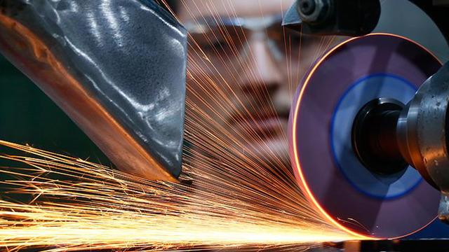 Sanayide alarm zilleri &ccedil;alıyor! Ne sipariş var ne de &uuml;retim: Son on ayın en sert gerilemesi