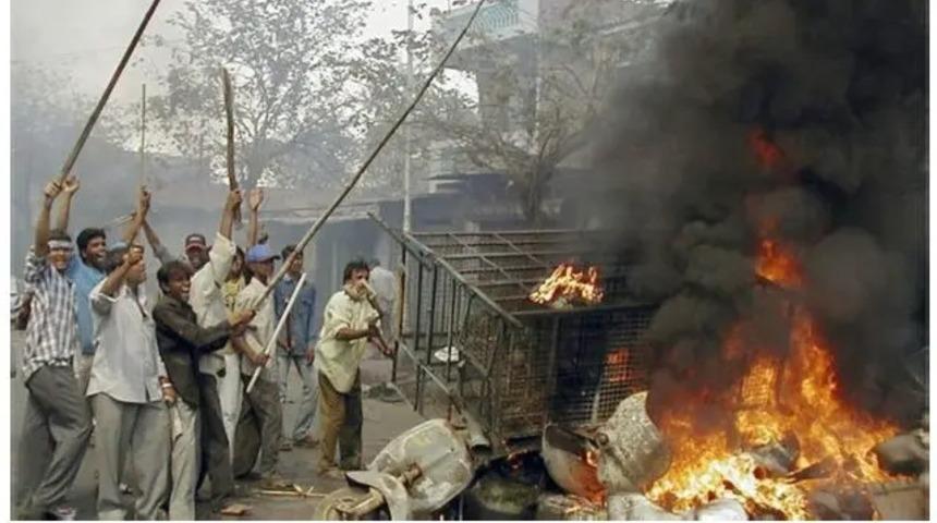 Korkunç olay! Büyücülük suçlamasıyla bir aile katledildi! Bütün köy katıldı, polisin ruhu bile duymadı! 