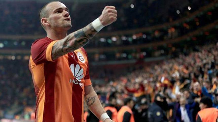Sneijder aşkı yeniden alevlendi