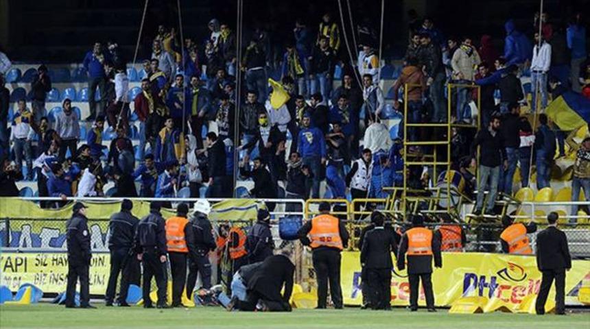 Bucaspor-Karşıyaka derbisinde olaylar çıktı