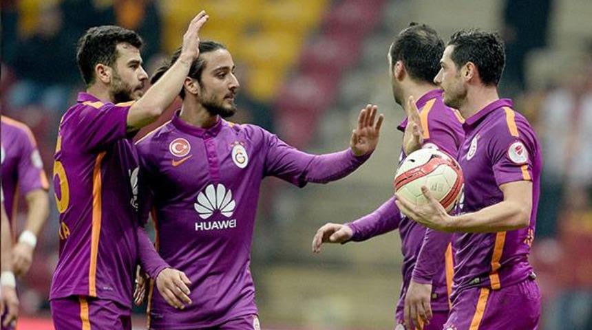 Galatasaray&rsquo;da &ccedil;ifte ayrılık