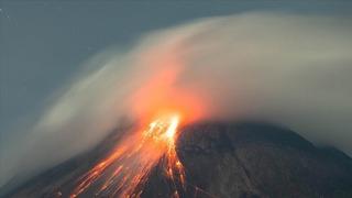 Yanardağ patladı, alarm durumu en üst seviyeye çıkarıldı! Küller 18 kilometreye kadar çıktı