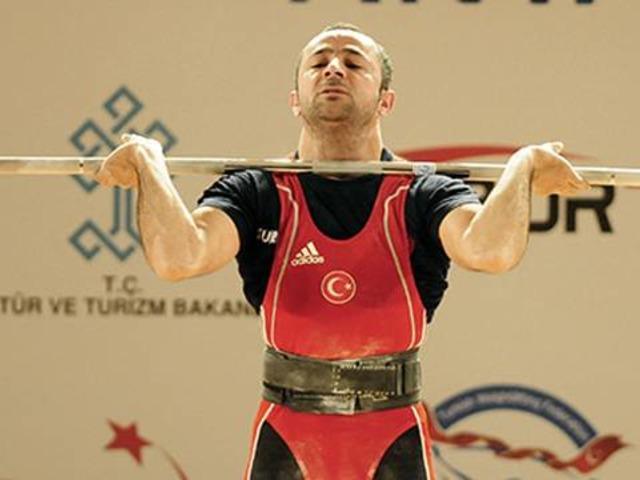 İsmet Algül'den bronz