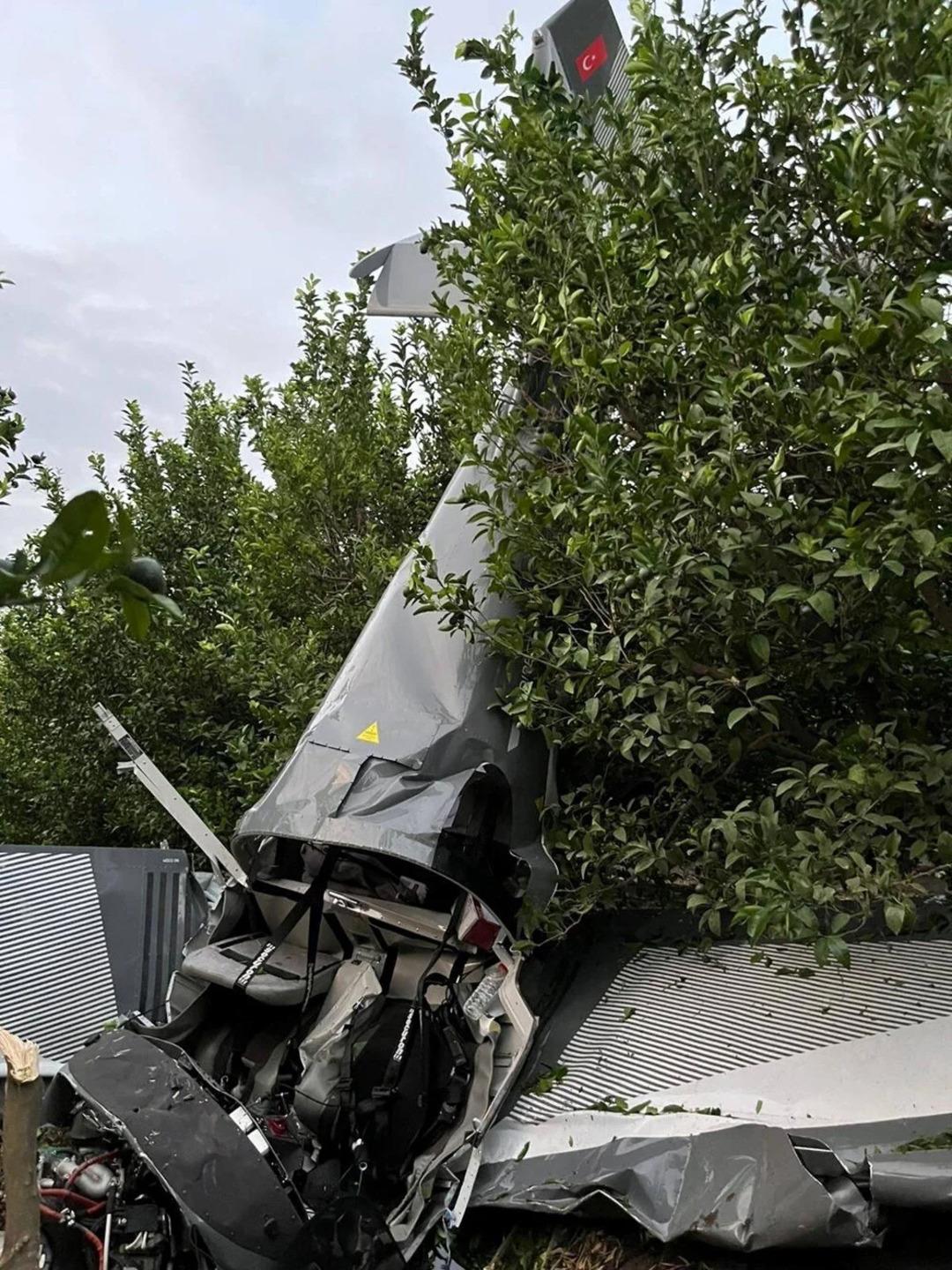  Evet  derken düştü! Adana da eğitim uçağı evlilik teklifi için havalanmıştı, o anlar kameraya yansıdı 2