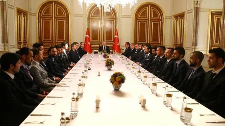 Cumhurbaşkanı kaptanlarla g&ouml;r&uuml;şt&uuml;