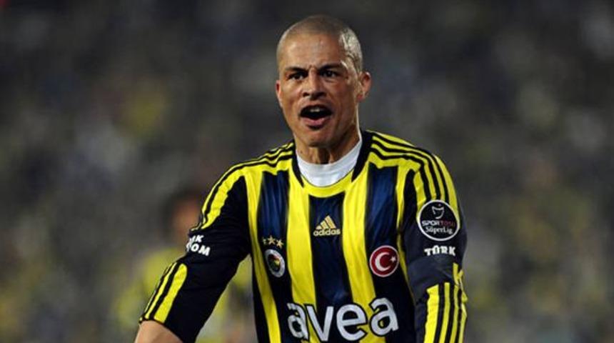 Fenerbah&ccedil;e Alex&rsquo;i istemiyor
