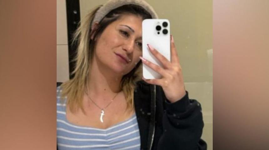 Su&ccedil;a s&uuml;r&uuml;klenen &ccedil;ocuk tarafından boğularak &ouml;ld&uuml;r&uuml;ld&uuml;ğ&uuml; iddia edilen kadın son yolculuğuna uğurlandı