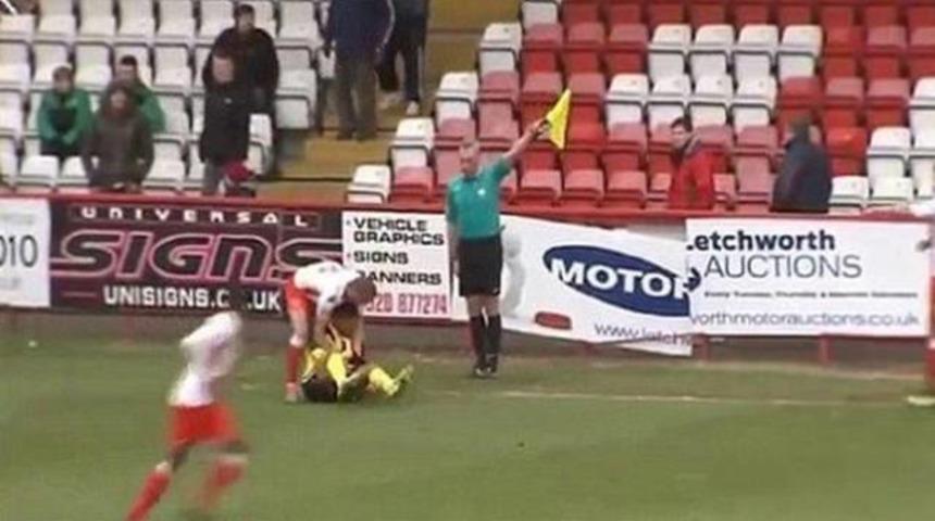 Rakibini ısıran futbolcuya 6 ay ceza