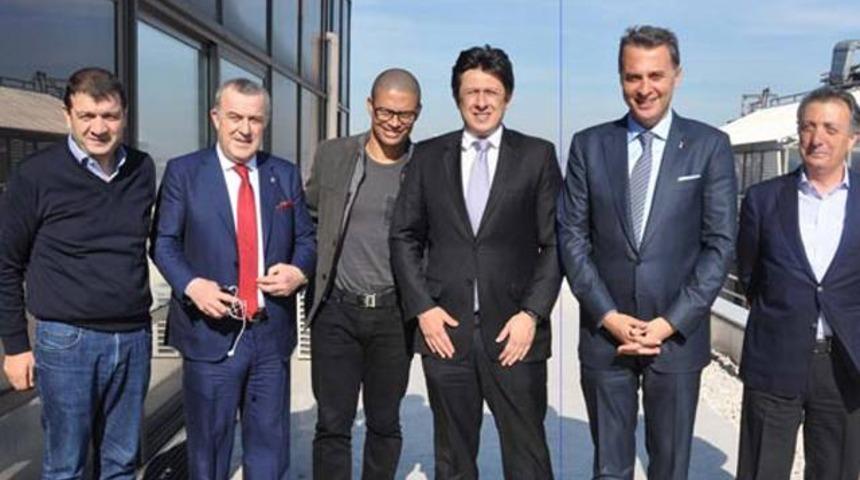 Alex de Souza, Beşiktaş kul&uuml;p binasında!