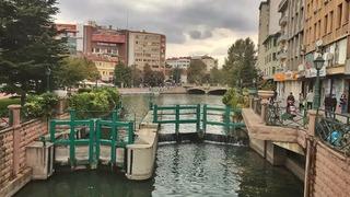 Yemenli 2 öğrenci ve babaları millet bahçesinde  darp edildi