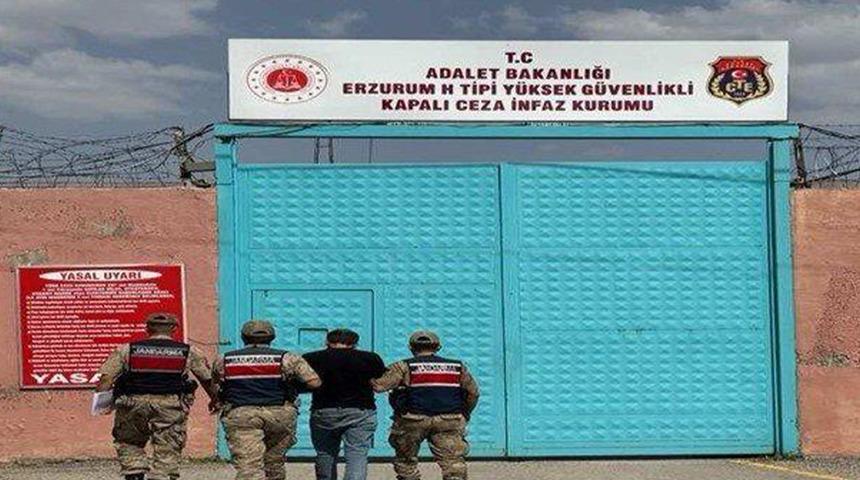 FETÖ/PDY üyesi samanlıkta yakalandı!