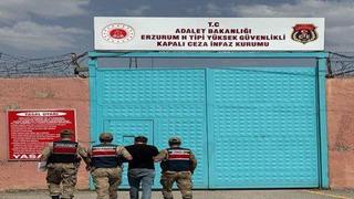 FETÖ/PDY üyesi samanlıkta yakalandı!