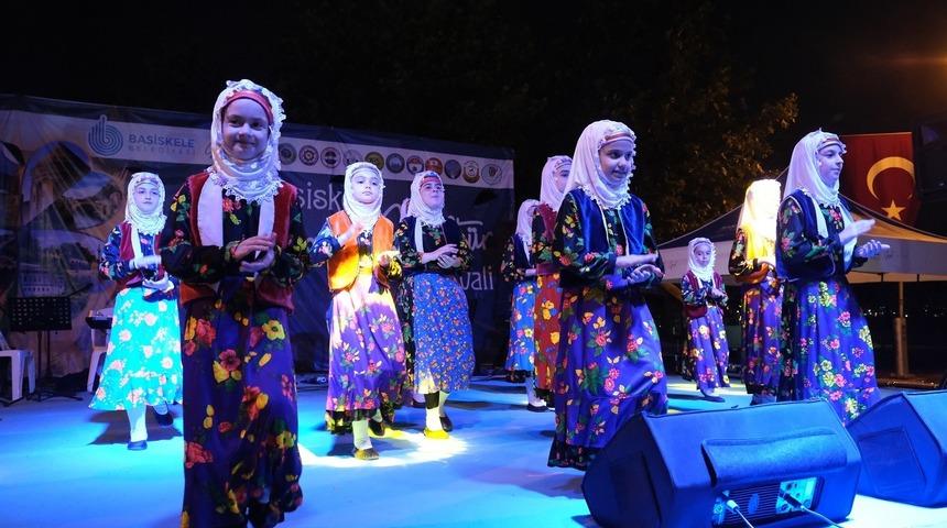 Başiskele’de yöresel kültürler festivalde buluştu