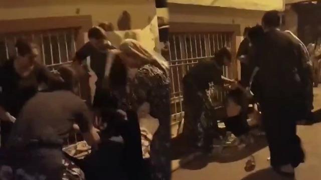 Gaziantep'te vahşet: 4 kadın başka bir kadını sopalarla darp etti! O anlar telefon kamerasında