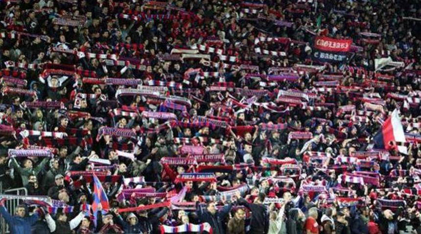 İdmanı basıp futbolcuları tokatladılar