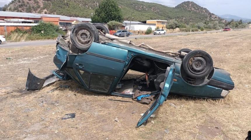 Ters dönen otomobilden sağ kurtuldu 