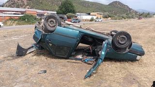 Ters dönen otomobilden sağ kurtuldu