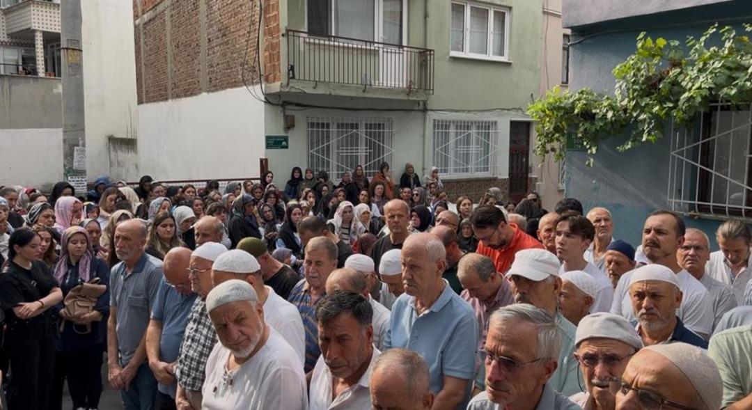 Alkollü sürücünün neden olduğu kazada hayatını kaybeden iki kardeş, son yolculuklarına uğurlandı 1