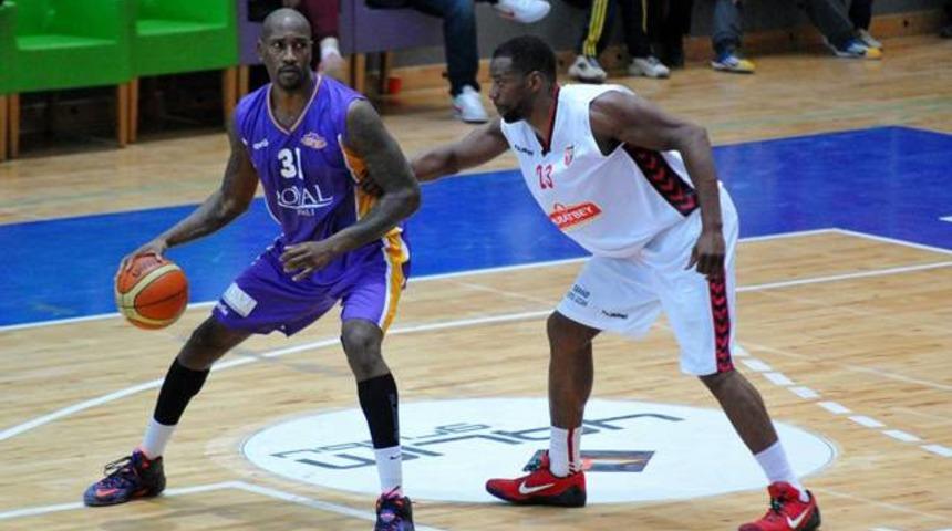 Uşak Sportif 76 - 70 Royal Halı Gaziantep