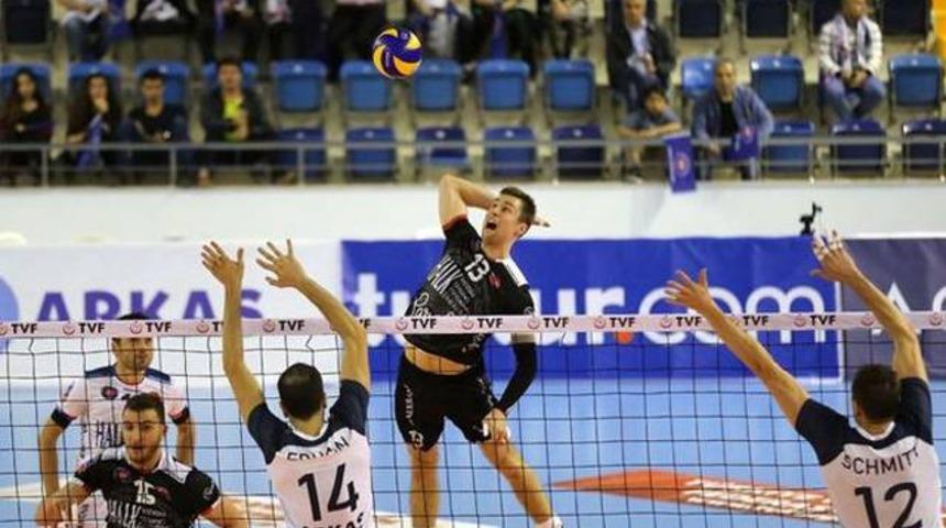 Halkbank 1 - 3 Arkas Spor