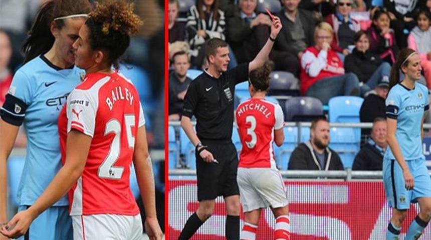 Kadın futbolcu rakibe kafa attı