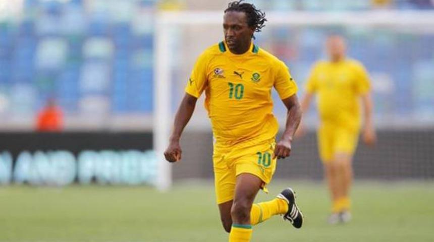 John Moshoeu hayatını kaybetti