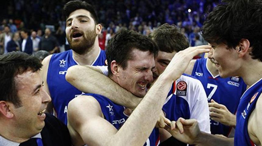 Anadolu Efes'te hedef 2-2