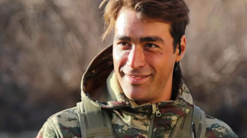 Tası tarağı toplayıp köye yerleşmişti! Sarp Levendoğlu fenomen diziyle anlaştı