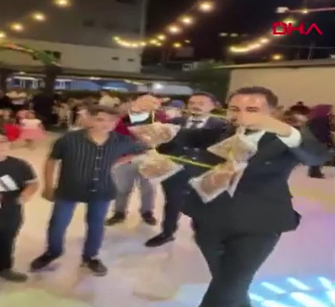 Takı töreninde ilginç anlar... Altın yerine beşibiryerde pirzola şov! 2