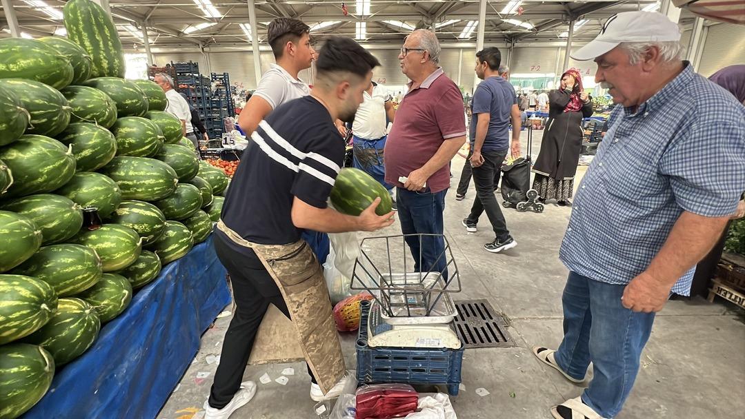 Yapay zekaya böyle meydan okudular! Sosyal medya bunu konuşuyor:  İlla elleyecen, tıpıldayacan  3