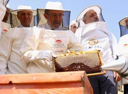 Bakan Yumaklı, AB tescilli Bingöl balının ilk sağımını yaptı: "Bal üretiminde dünyada 2’nciyiz"