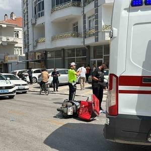 Karaman’da otomobille çarpışan motokurye yaralandı
