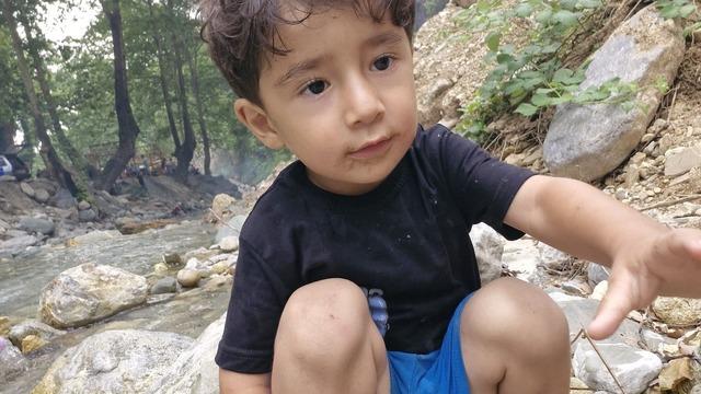 Tırla çarpışan motosikletteki 4 yaşındaki çocuk, 7 günlük yaşam mücadelesini kaybetti