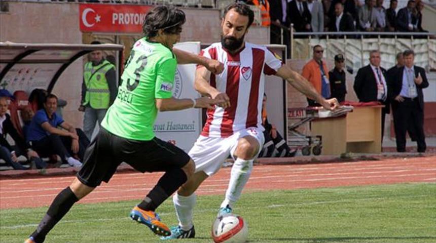 Elazığspor'da 3 futbolcunun s&ouml;zleşmesi feshedildi