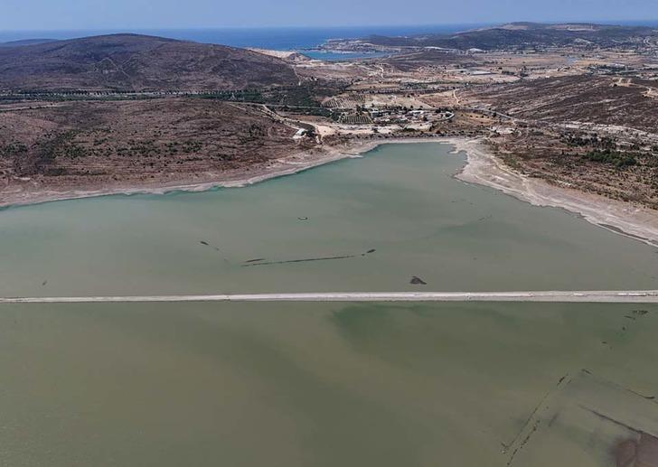 Türkiye’yi korkutan tehlike! İzmir’den gelen görüntüler endişelendirdi: Eski İzmir-Çeşme kara yolu yeniden ortaya çıktı G4