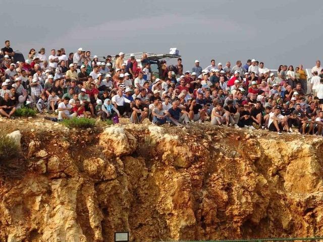 Böyle futbol turnuvası görülmedi: Maçı tepelerden izlediler