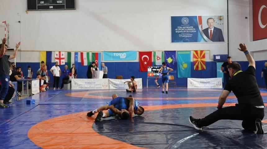 Artvin’de uluslararası güreş turnuvası düzenlendi