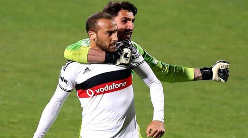 Cenk Tosun Emenike'yi &uuml;&ccedil;e katladı