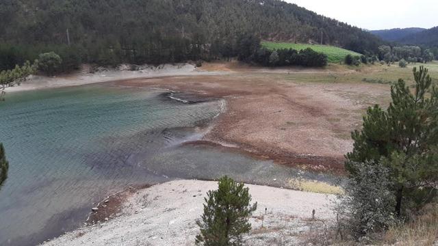 Bolu'da endişelendiren görüntü! Göl kuruma noktasına geldi