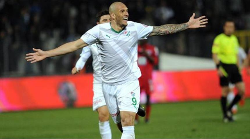 Dursun Özbek'in ilk bombası Fernandao