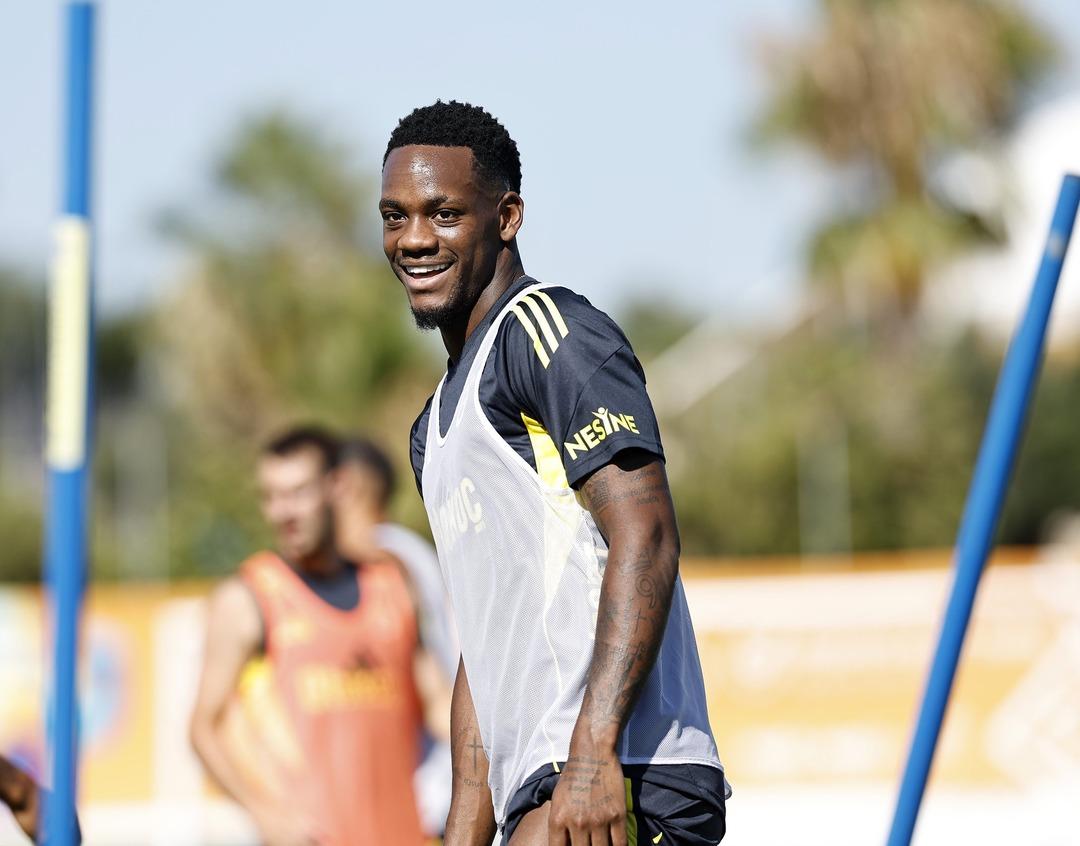 Fenerbahçe nin yeni transferi Jhon Duran için flaş iddia! Gazeteci Ferudun Niğdelioğlu 6 milyon euro fazla ödenmek zorunda kalındı 3