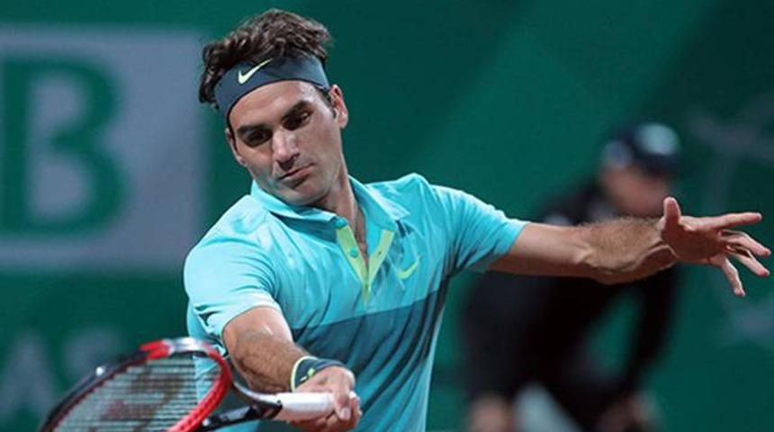 Federer zorlansa da yarı finalde