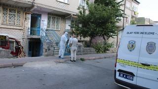 Evden gelen kokudan rahatsız olan komşular ihbarda bulundu! Acı olay ortaya çıktı