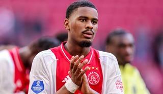 Chelsea, Ajax'tan Jorrel Hato'yu transfer etti!