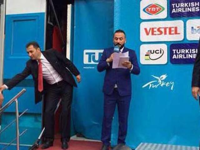 Ödül töreninde ilginç anlar!