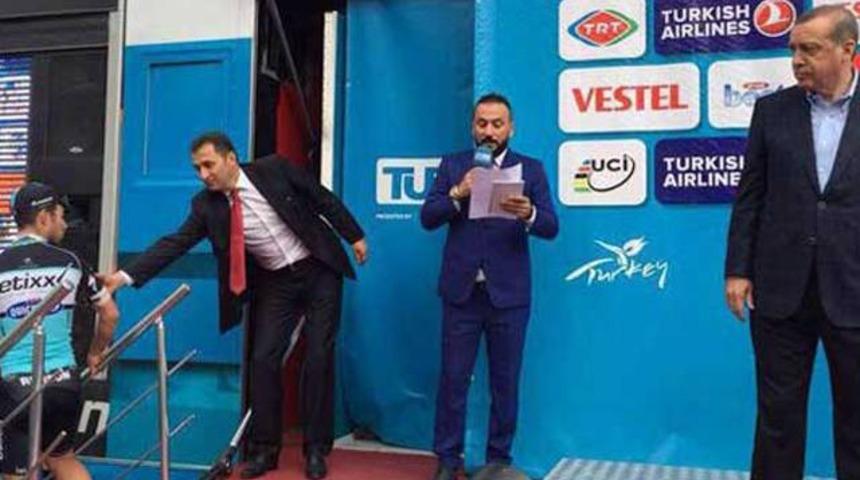 Ödül töreninde ilginç anlar!