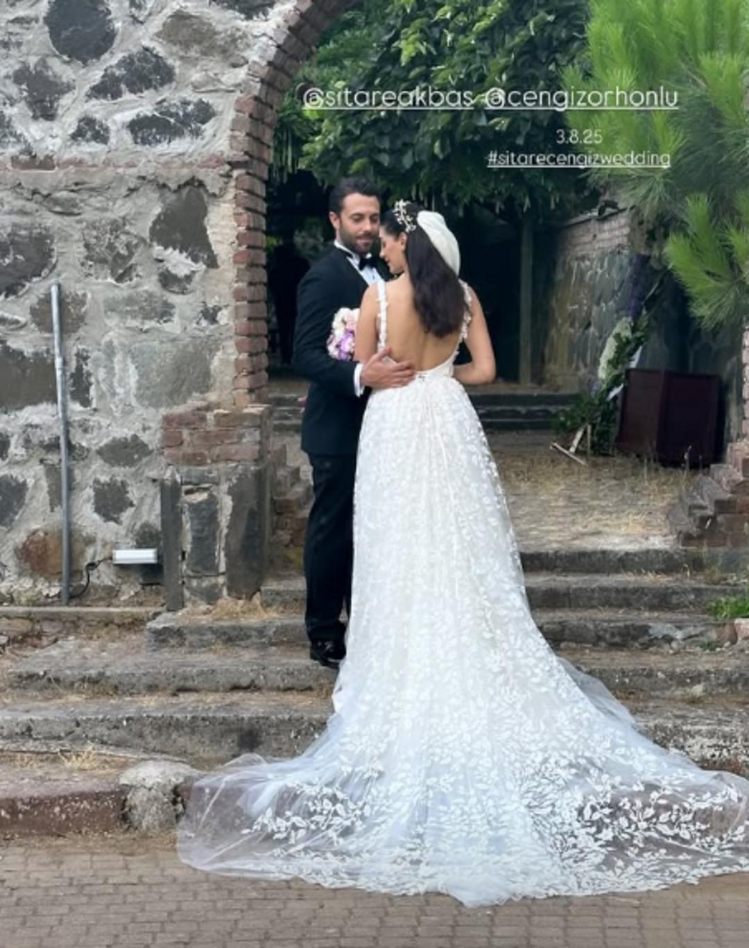 Sitare Akbaş ve Cengiz Orhonlu evlendi! 