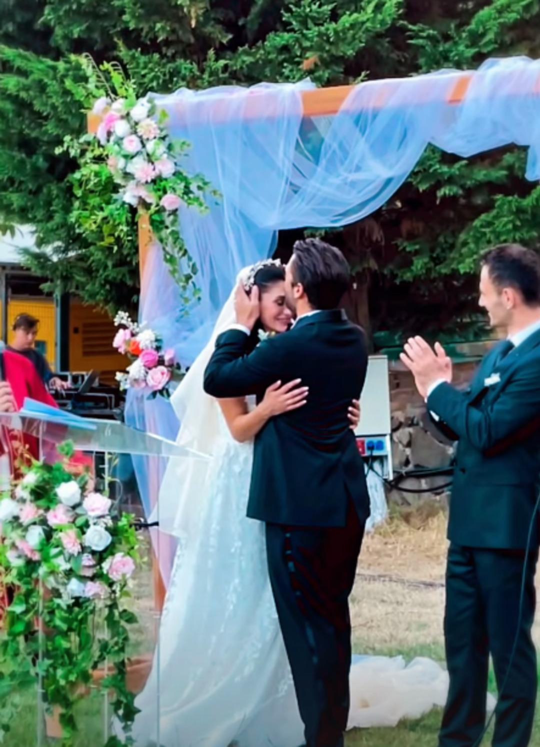 Sitare Akbaş ve Cengiz Orhonlu evlendi! 