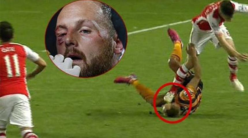 Hull City-Arsenal ma&ccedil;ında talihsiz olay!