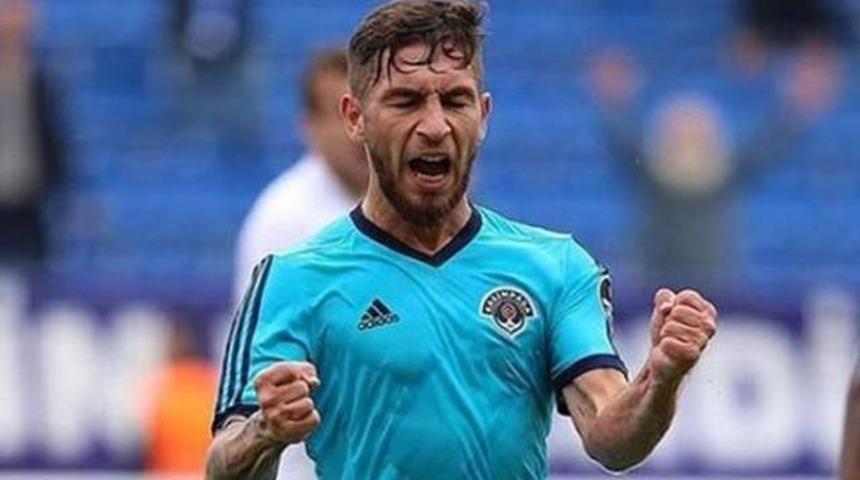 Adem B&uuml;y&uuml;k kadro dışı bırakıldı!